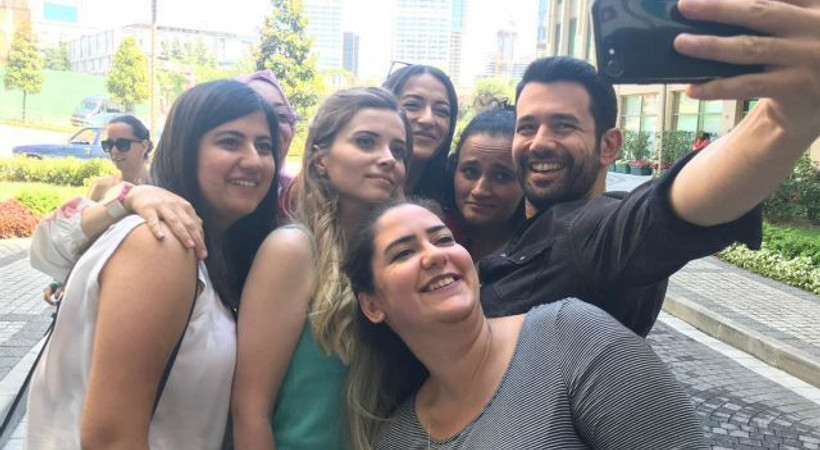 Keremcem fanları 'Kimse Bilmez' setini bastı!