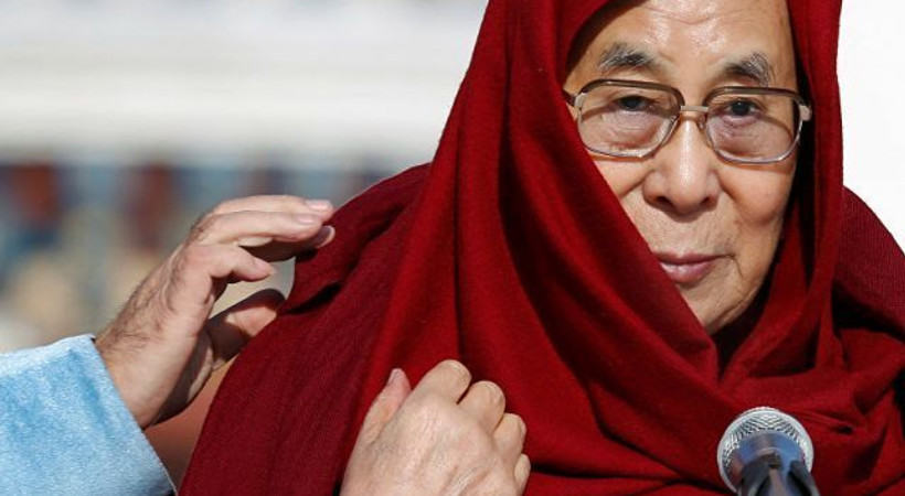 'Halefim kadın olursa çekici olmalı' diyen Dalay Lama'dan özür: Tercüme edilince mizahi tarafı yok olmuş