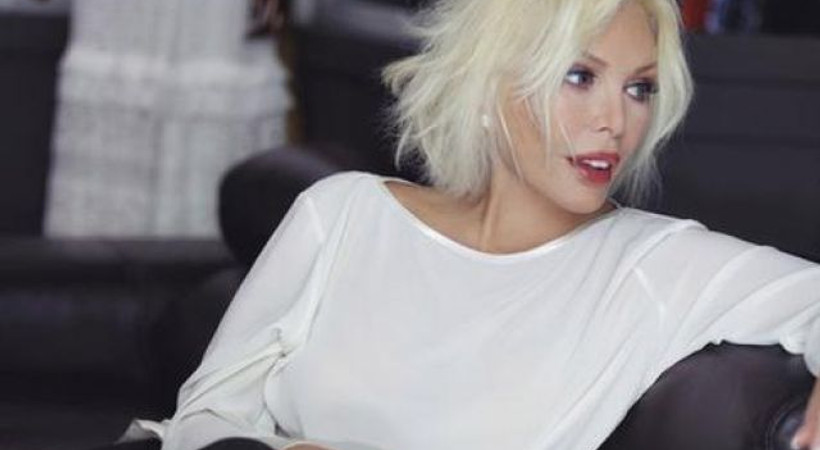 Ajda Pekkan'dan 20 yıllık sözleşme!