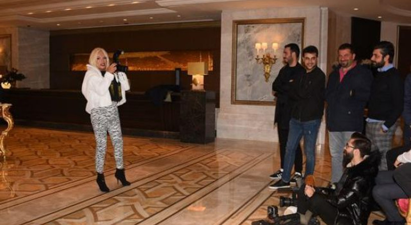 Ajda Pekkan'dan magazin muhabirlerine: 365 gün bizleri çekiyorsunuz, ben de sizi çekeyim