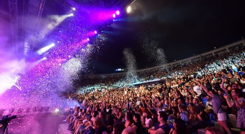 Candan Erçetin'den 'Neşeli', Yalın'dan 'Disco'lu konser!