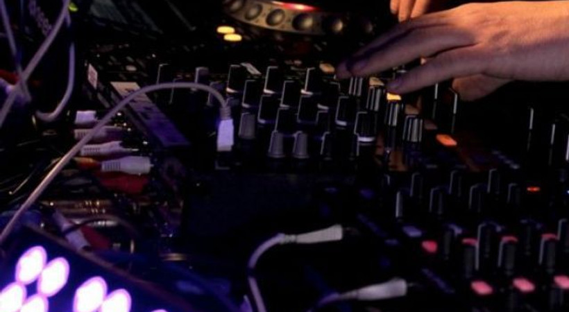 Tunus'ta DJ'i 'ezan remixi' çalan gece kulübü kapatıldı