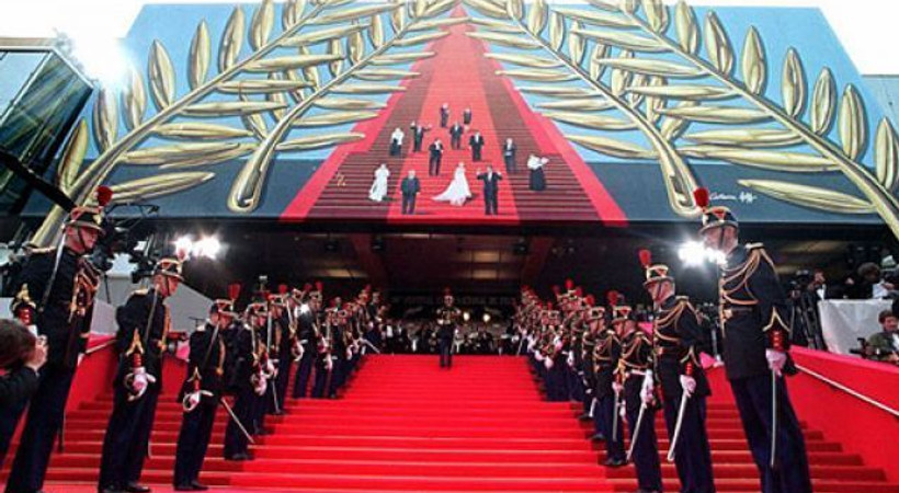 Cannes'da şoke eden görüntü! Uzun süre panik yaşandı!