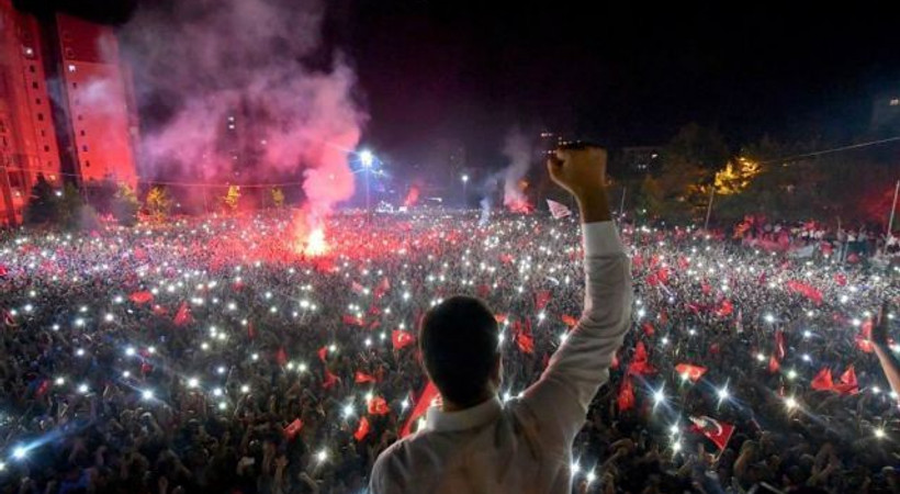 İmamoğlu: Yıkın bütün önyargıları, herkesi kucaklamaya geldik