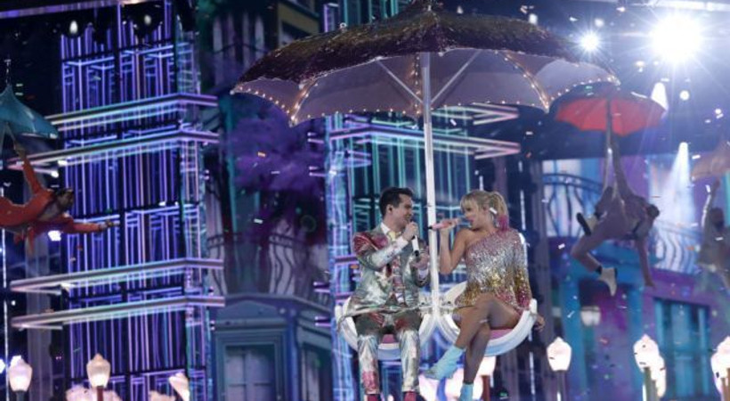 Arya Stark'a teşekkür eden Drake, Taylor Swift'in rekorunu kırdı!