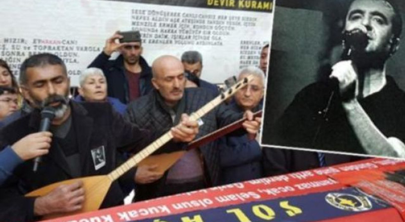 'Kim bilir kaç kalbi onardın o sımsıcak sesinle ancak, kendi kalbine yenik düşmüşsün'