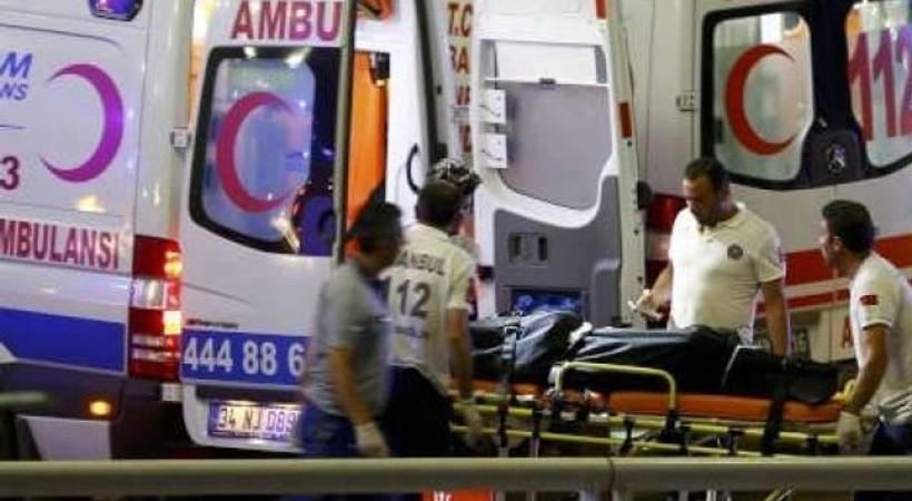 Dünya basını Atatürk Havalimanı'ndaki canlı bomba saldırısını acil koduyla geçti