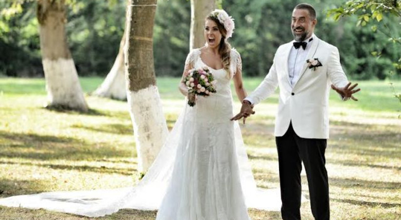 Ünlü oyuncu ile televizyoncu dünya evine girdi