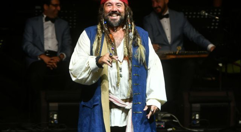 'Harbiye Korsanı Ata Demirer'