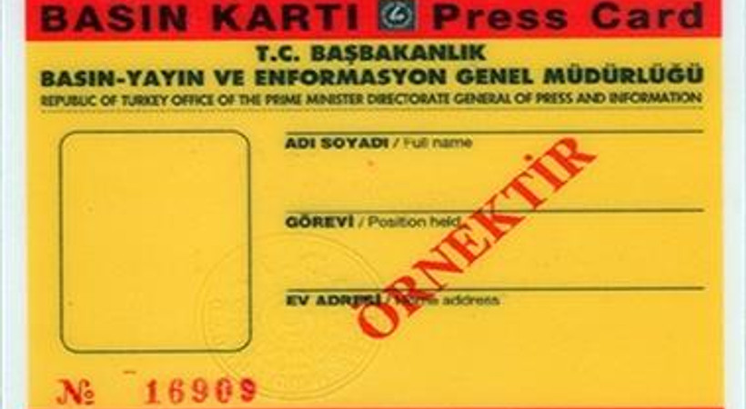 29 yıldır gazetecilik yapan hangi isim sarı basın kartı olmadığını açıkladı?