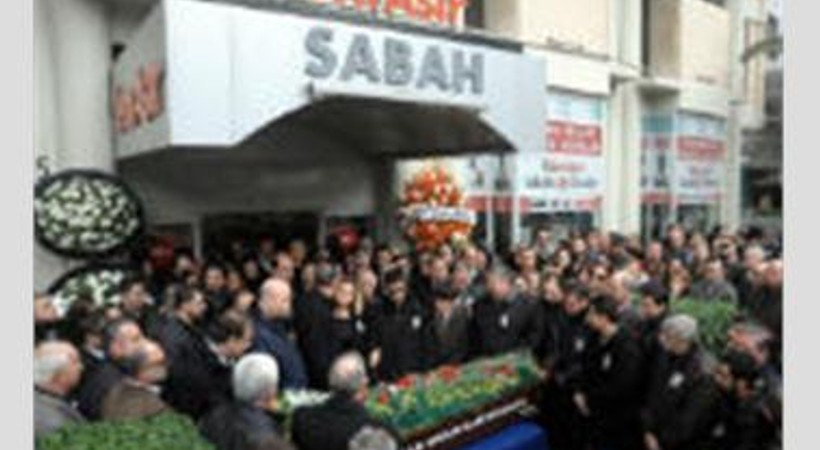 Meslektaşları gazeteci Fethi Doğan Öner'i son yolculuğuna uğurladı