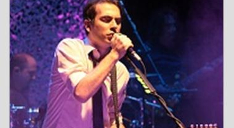 Mor ve Ötesi yeni albümünün ilk konserini verdi