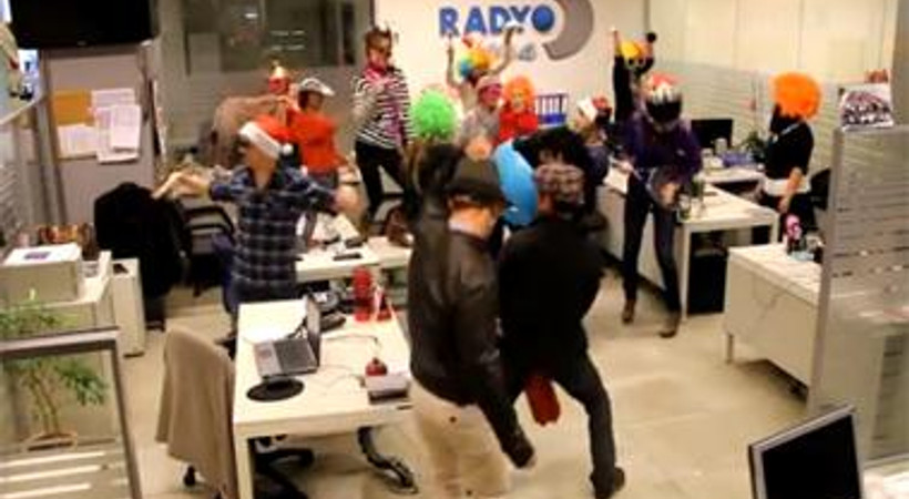 Radyo D ekibinden Harlem Shake şov