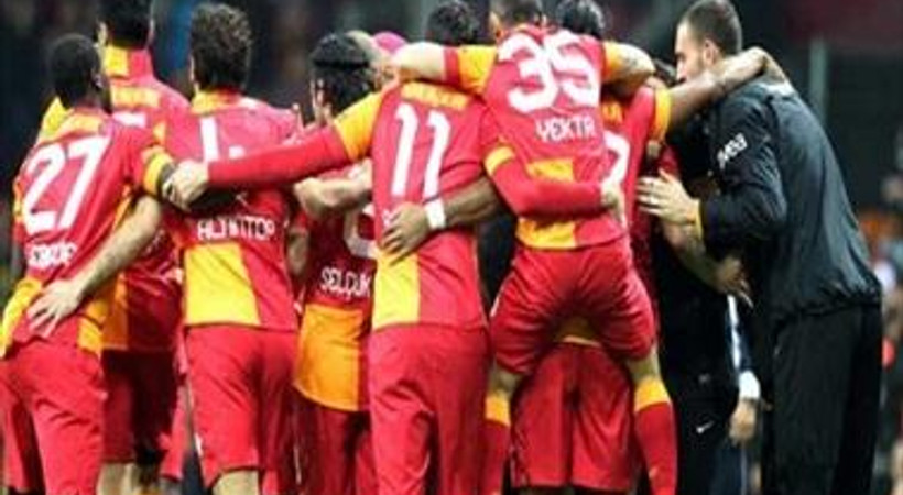 Galatasaray şampiyon oldu Twitter yıkıldı! Ünlüler ne mesaj attı?