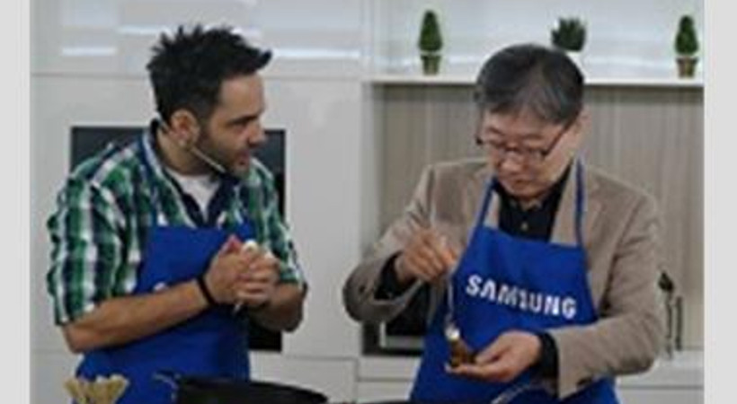 Arda Türkmen, Samsung'un yeni ürünlerini tanıttı