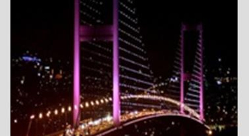 Boğaziçi Köprüsü’nde 'pembe' mesaj