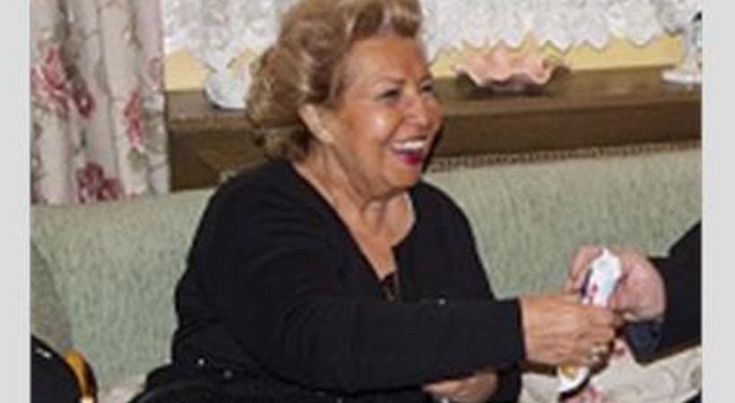 Dizi setini ziyaret eden Semra Özal'dan oyunculuk sinyali