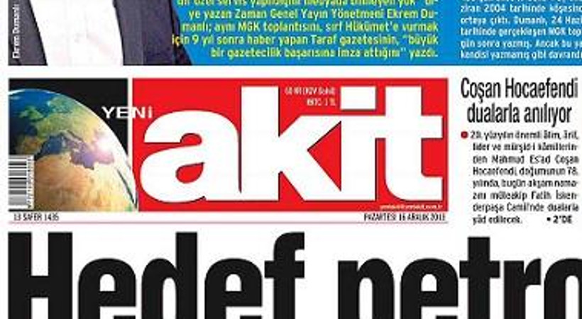 Hükümet kavgası Akit'in sürmanşetinde. Gazete, arşivden Ekrem Dumanlı'nın yazısını çıkarttı!