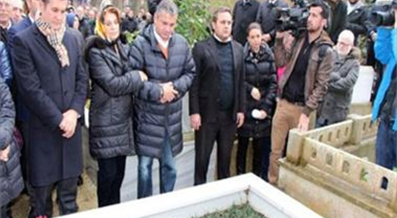 Mehmet Ali Birand'sız 1 yıl geçti! Usta haberci mezarı başında anıldı