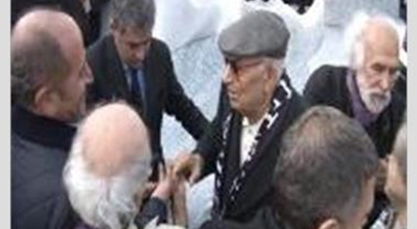 Nazım Hikmet heykelini Yaşar Kemal açtı!