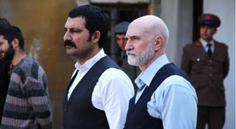 'Tatar Ramazan'ın başrol oyuncusu ve yönetmeni arasında kriz yaşandı mı? İşte ikilinin açıklaması!