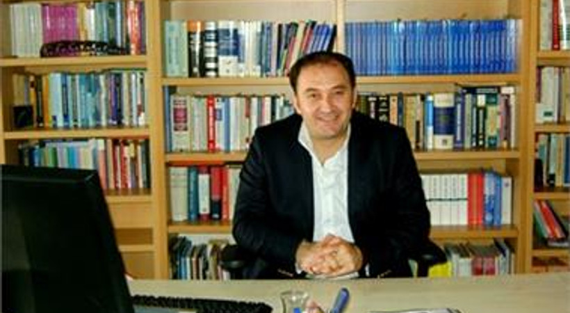 Medyanın 2013 karnesini çıkarttık! Kaç gazeteci işinden oldu? İşe iade davaları ne durumda? Gökhan Küçük Medyatava'ya anlattı