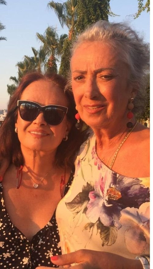 Müjde Ar�ın kardeşi Mehtap Ar�dan kötü haber!