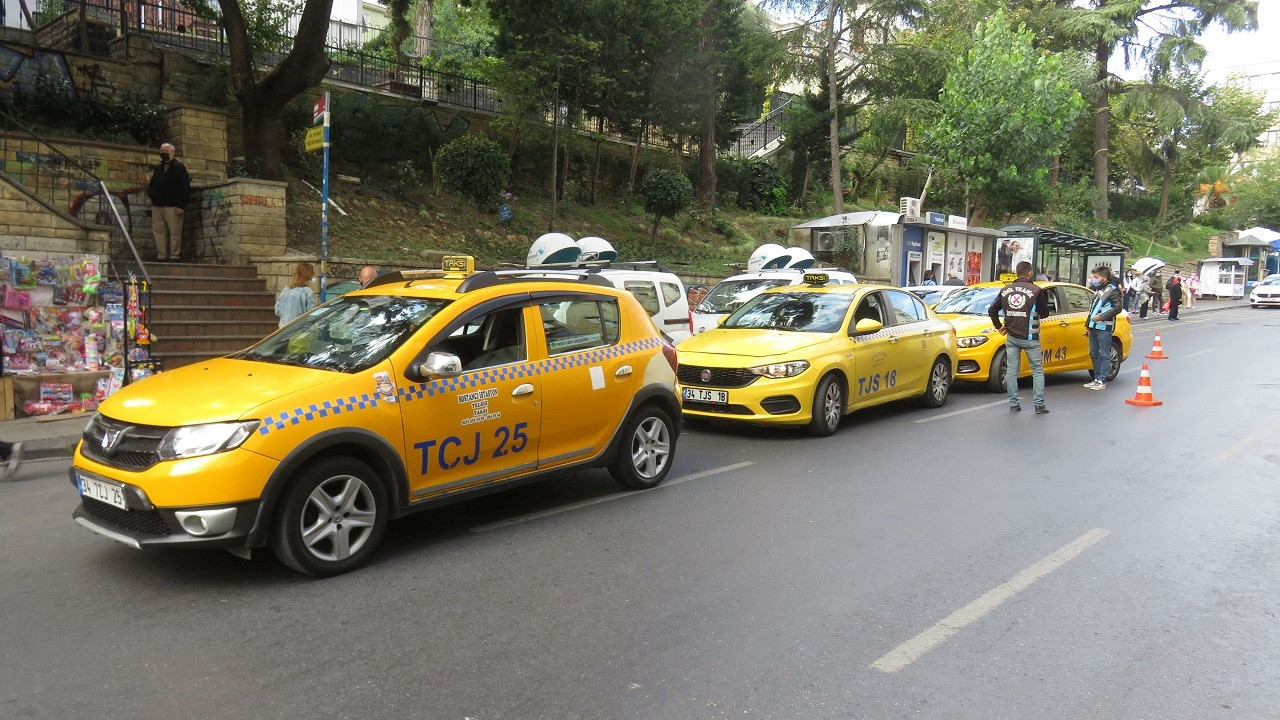 FLAŞ! UKOME toplantısında kabul edilen 750 minibüs ve 250 dolmuşun taksiye dönüştürülmesi kararının iptali için dava açıldı