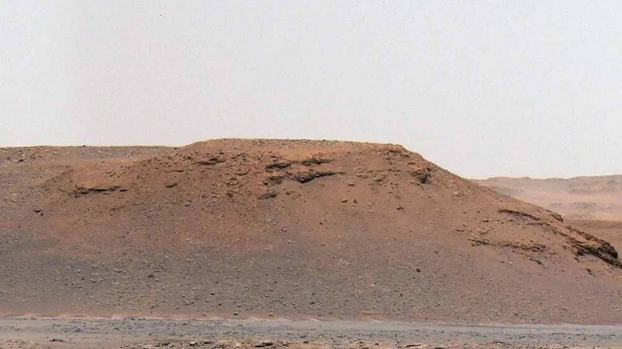 NASA fotoğraflarını paylaştı: Mars'ta uzaylı kalıntıları mı bulundu?