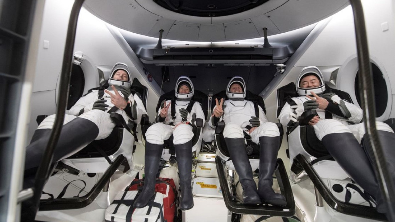 Crew-2 astronotları, 199 günlük görevden sonra Dünya’ya geri döndü