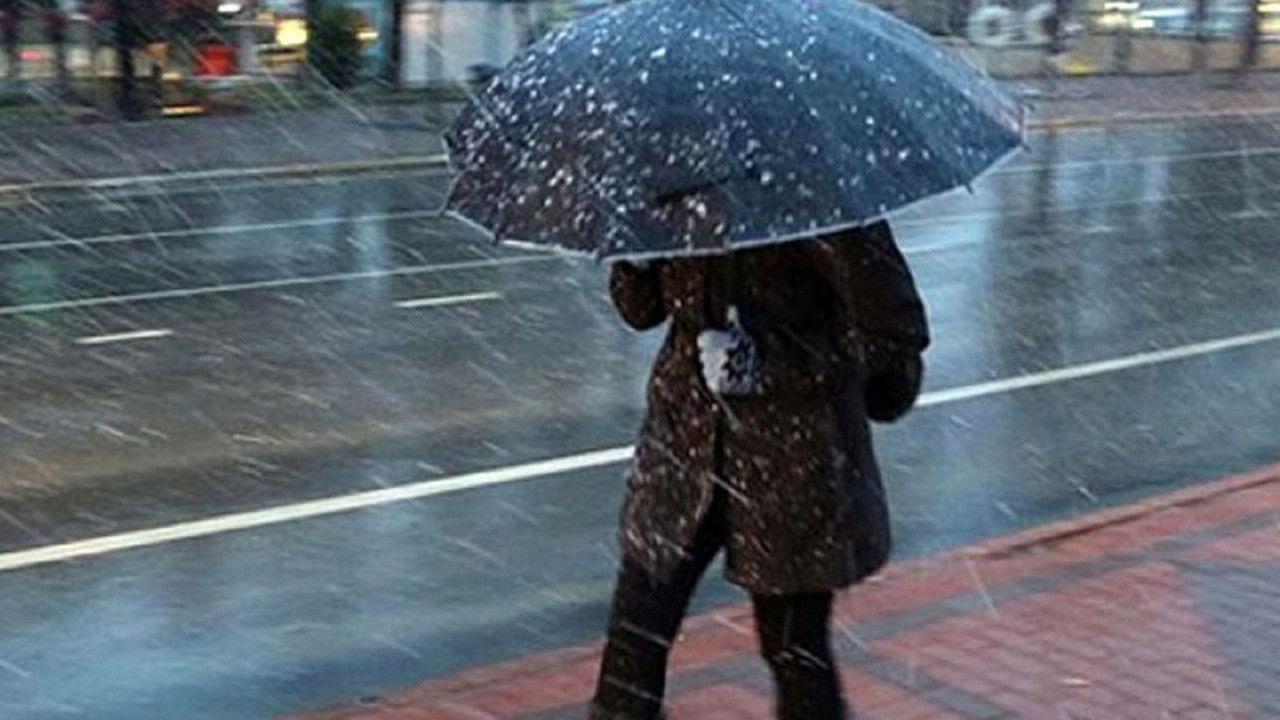Meteoroloji, İstanbul için "sarı" koduyla kuvvetli yağış uyarısı yaptı