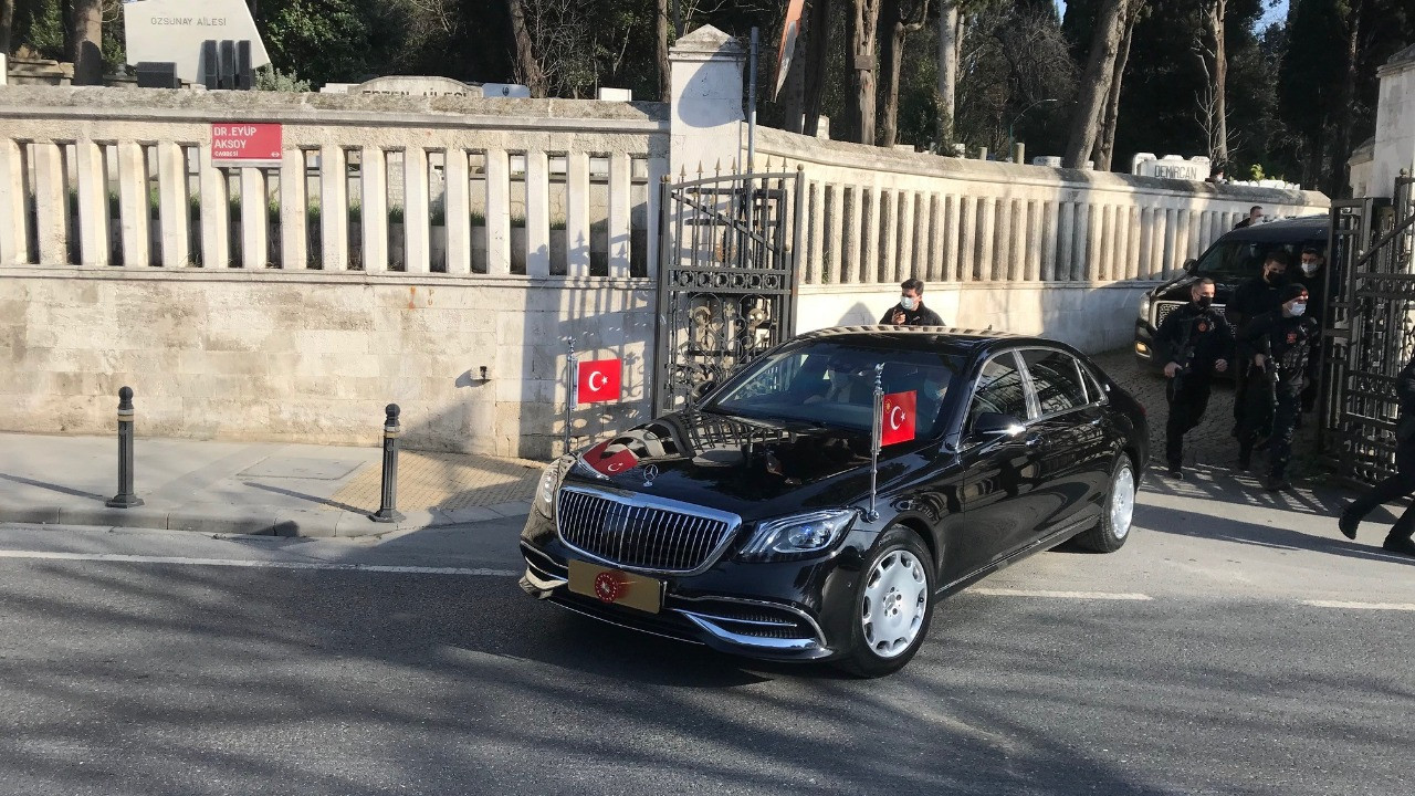 Cumhurbaşkanı Erdoğan'dan mezar ziyareti