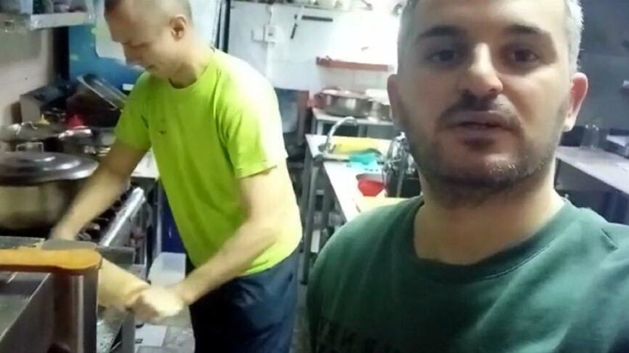 Ukrayna'da yaşayan Türk aşçı, sığınakta askerler için yemek yapıyor