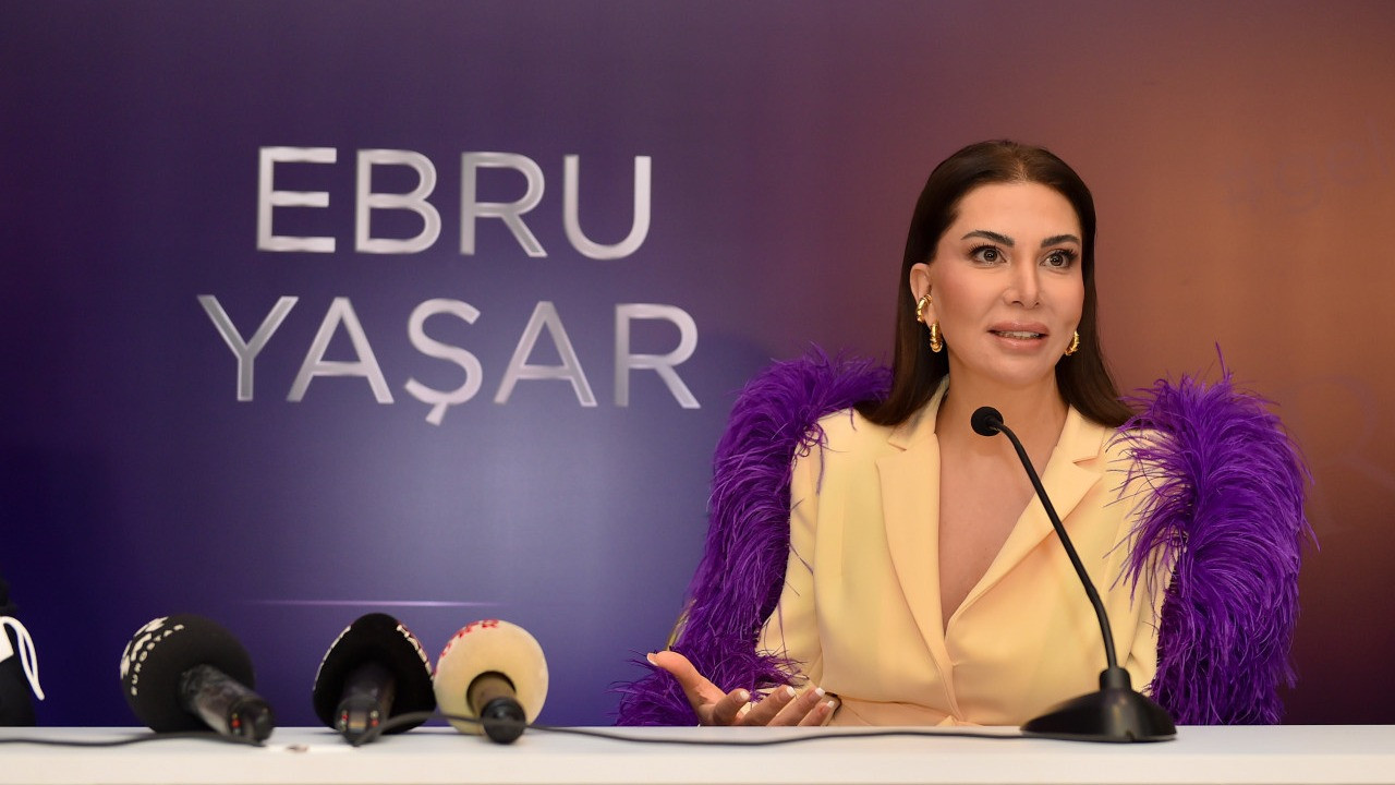 Ünlü şarkıcı Ebru Yaşar ilk kez bir markanın reklam yüzü oldu! Ebru Yaşar, 'Gel de Sevme' şarkısını Royal Halı için uyarladı: Şarkı dillere düşecek