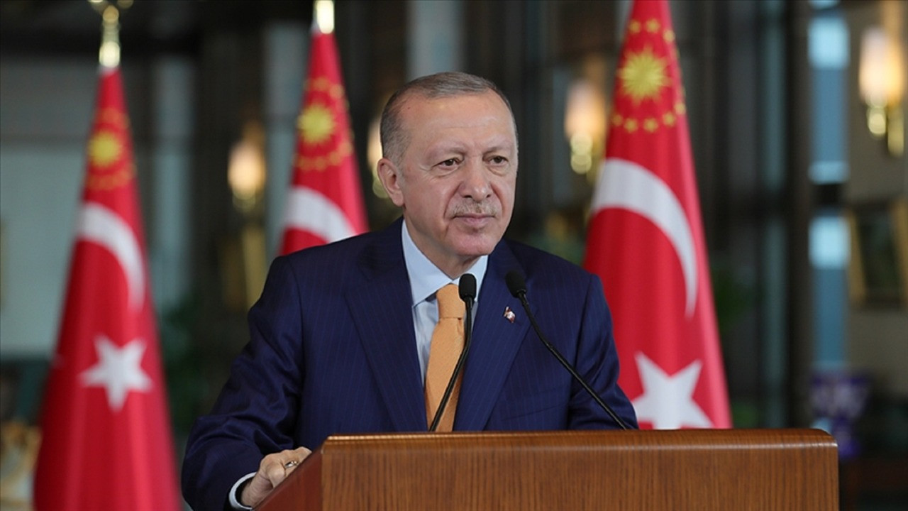 Cumhurbaşkanı Erdoğan, Etik Eğitimi İşbirliği Programı'nda konuştu! Erdoğan'dan Kılıçdaroğlu'na 'bürokrat' yanıtı: Kamu görevlilerine laf söyleyen devletin düşmanıdır