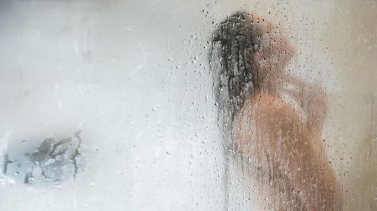 Genç kadının duşta erkek arkadaşıyla yaptığı fantezi ölümle sonuçlandı - Resim: 1