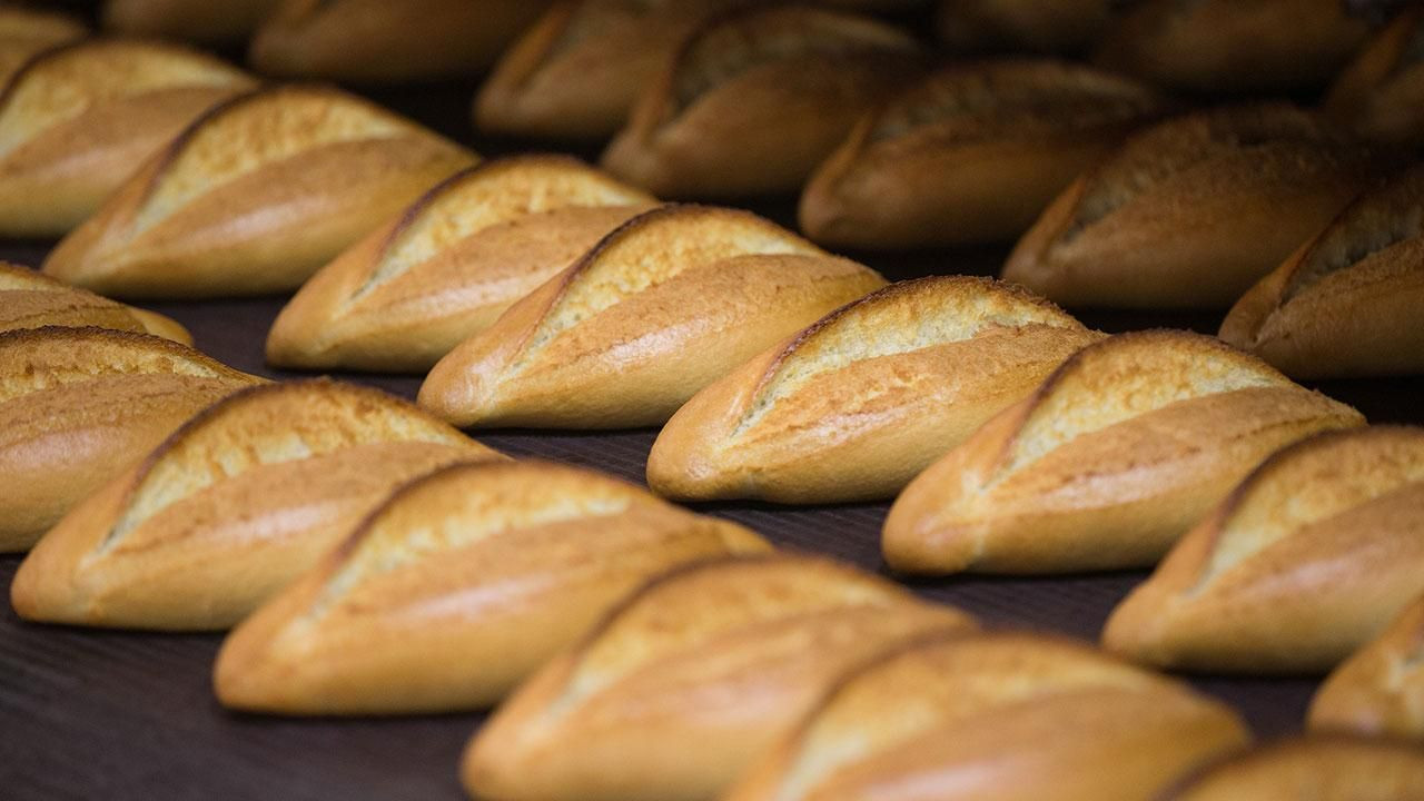 Ekmek fiyatlarını patlatacak gelişme ABD'den geldi. Peş peşe zam gören ekmek fiyatlarına yeni zam mı geliyor? ABD Tarım Bakanlığı buğday tahminlerini açıkladı. Buğday fiyatları yeniden tırmanıştı - Resim: 1