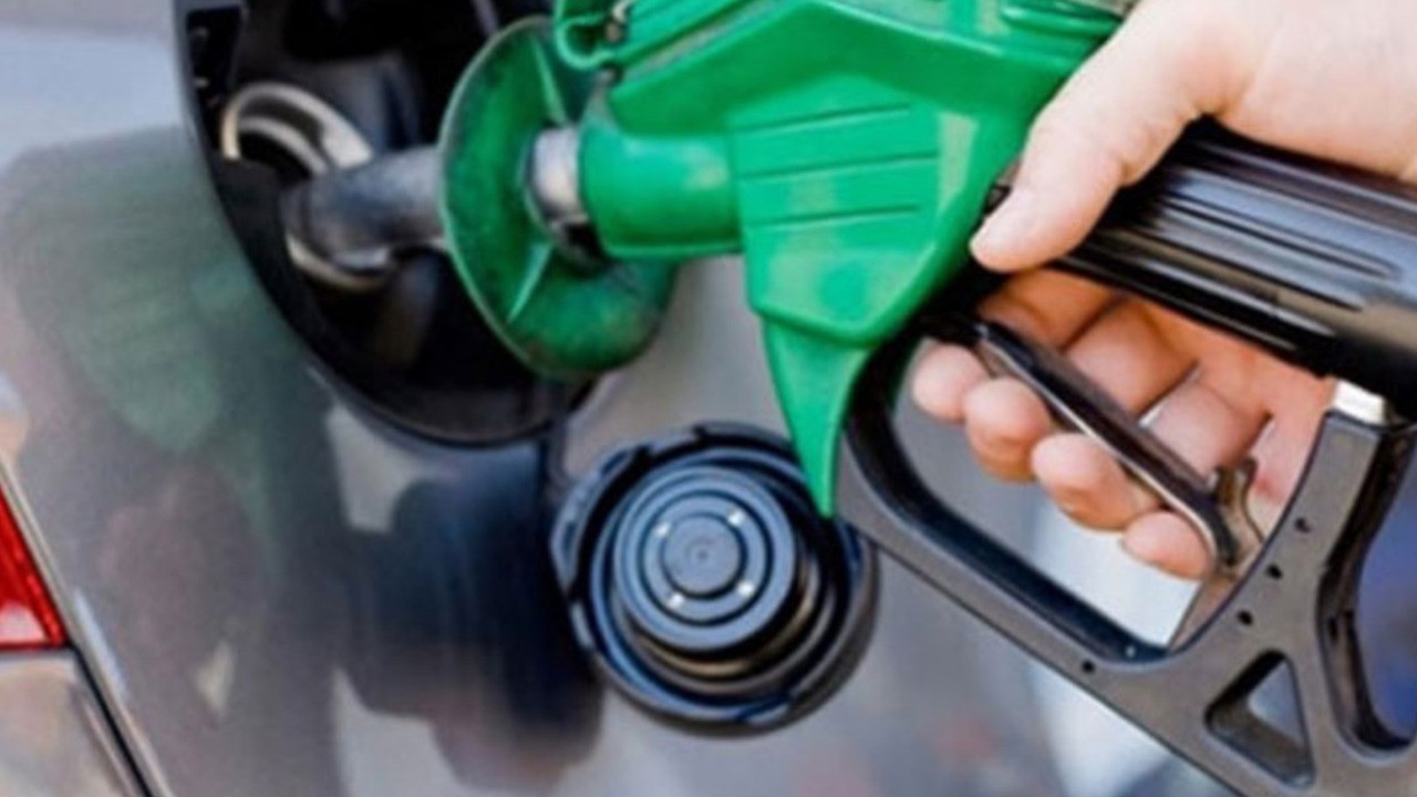 Araç sahiplerine büyük şok! Benzin ve LPG’ye bir zam daha geliyor! Zamların ardından benzin ve LPG ne kadar olacak? Peki şu an, benzin, motorin ve LPG fiyatları ne kadar? İşte 14 Mayıs 2022 akaryakıt fiyatları...