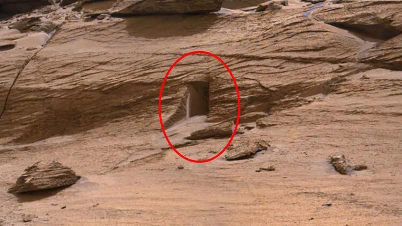 Mars'ta çekilen fotoğraf dünyayı ayağa kaldırdı! ''Kapı'' görüntüsü gerçek mi? - Resim: 1