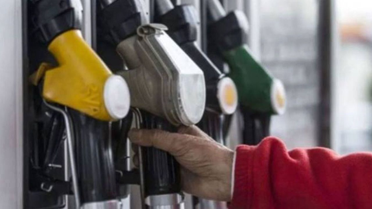 Benzine gece yarısı bir dev zam daha! Benzinin litre fiyatında bugünden itibaren geçerli olmak üzere 1 lira 70 kuruş fiyat artışı yapıldı - Resim: 2