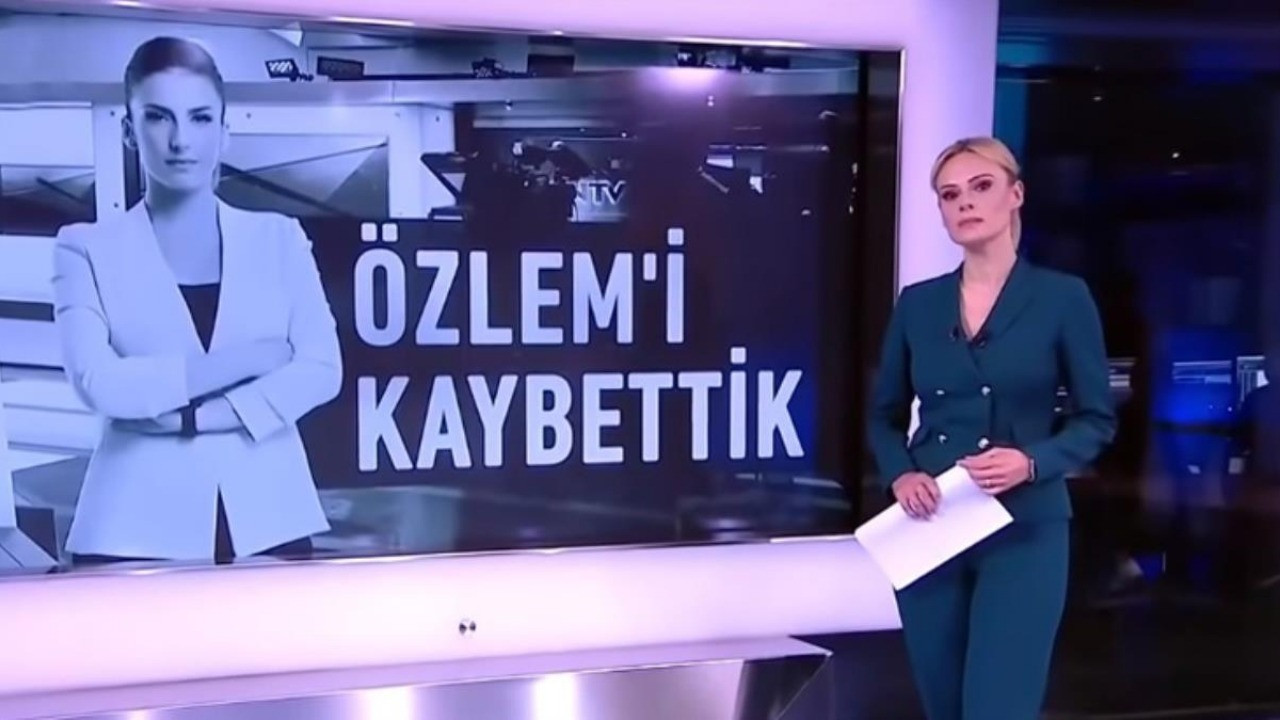NTV spikeri Seda Öğretir, Özlem Sarıkaya Yurt'un ölüm haberini sunarken gözyaşlarını tutamadı