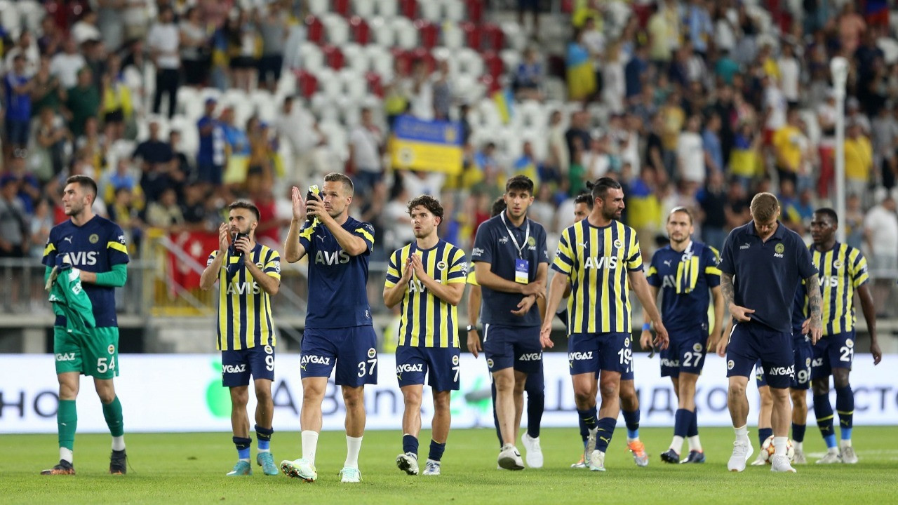 Fenerbahçe'nin, Slovacko maçı için UEFA'ya gönderdiği kadro şok yarattı! İrfan Can Kahveci, Joao Pedro ve Marcel Tisserand gibi isimler kadroda yer almadı