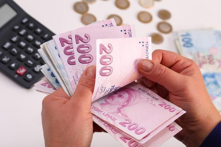 3 kamu bankasından emeklilere kötü haber. Özel bankalar emekli promosyonlarında çıldırdı, Ziraat Bankası, Halkbank ve Vakıfbank en düşük promosyonu verdi. Ziraat Bankası emekli promosyon. Halkbank emekli promosyon. Vakıfbank emekli promosyon - Resim: 1