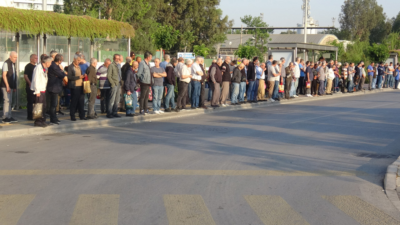 Toplu iş sözleşmesinde uzlaşma sağlanamadı, İzmir Büyükşehir Belediyesi'nde 23 bin işçi greve gitti